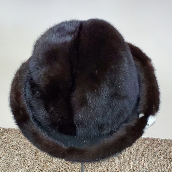 Ranch Mink Fur Hat with Bow - Picture 3 of 4